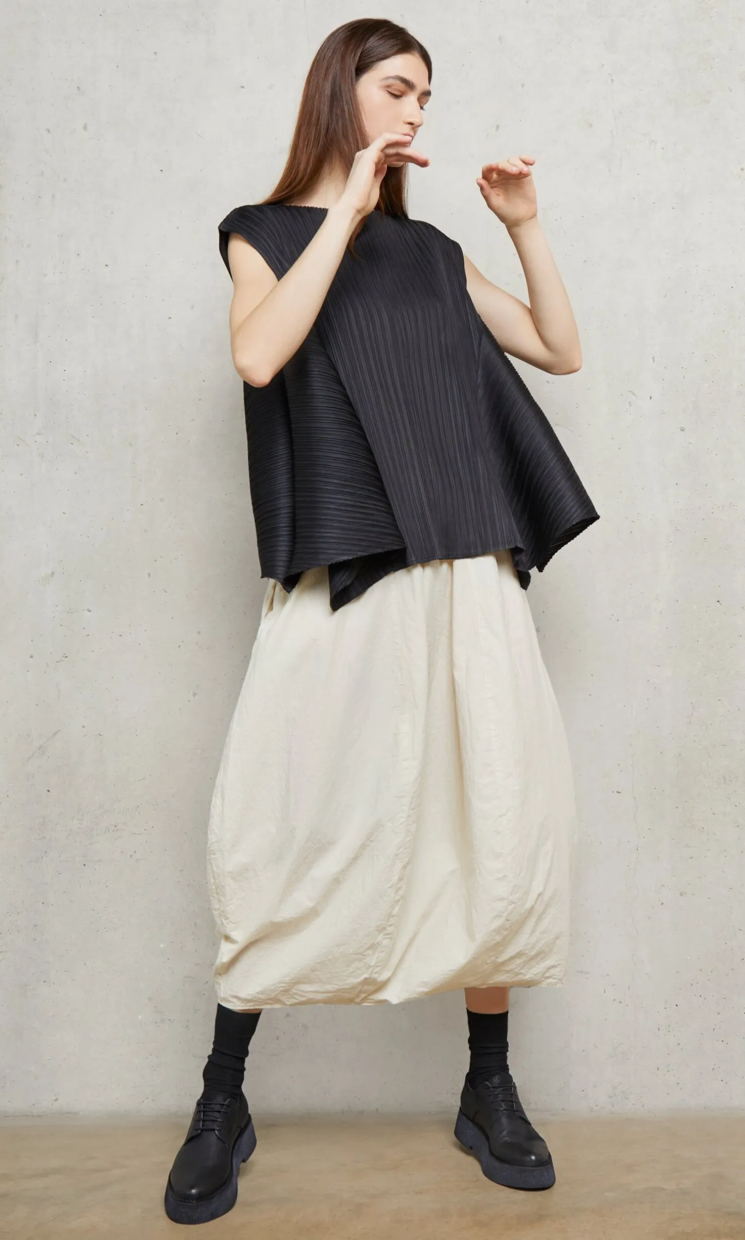 Nero Pleat Top