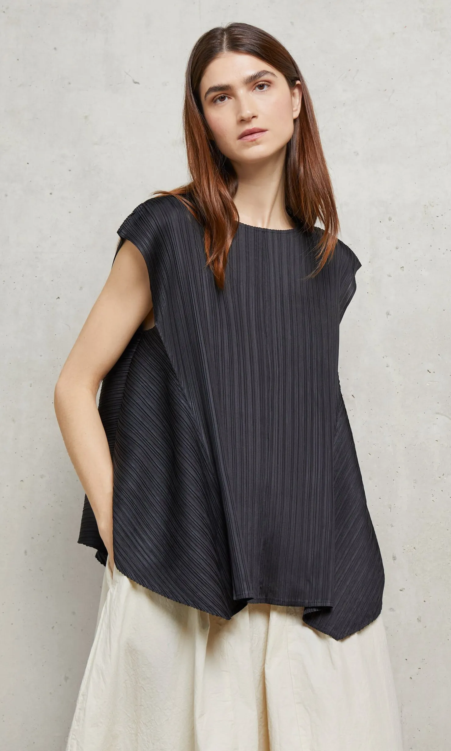 Nero Pleat Top