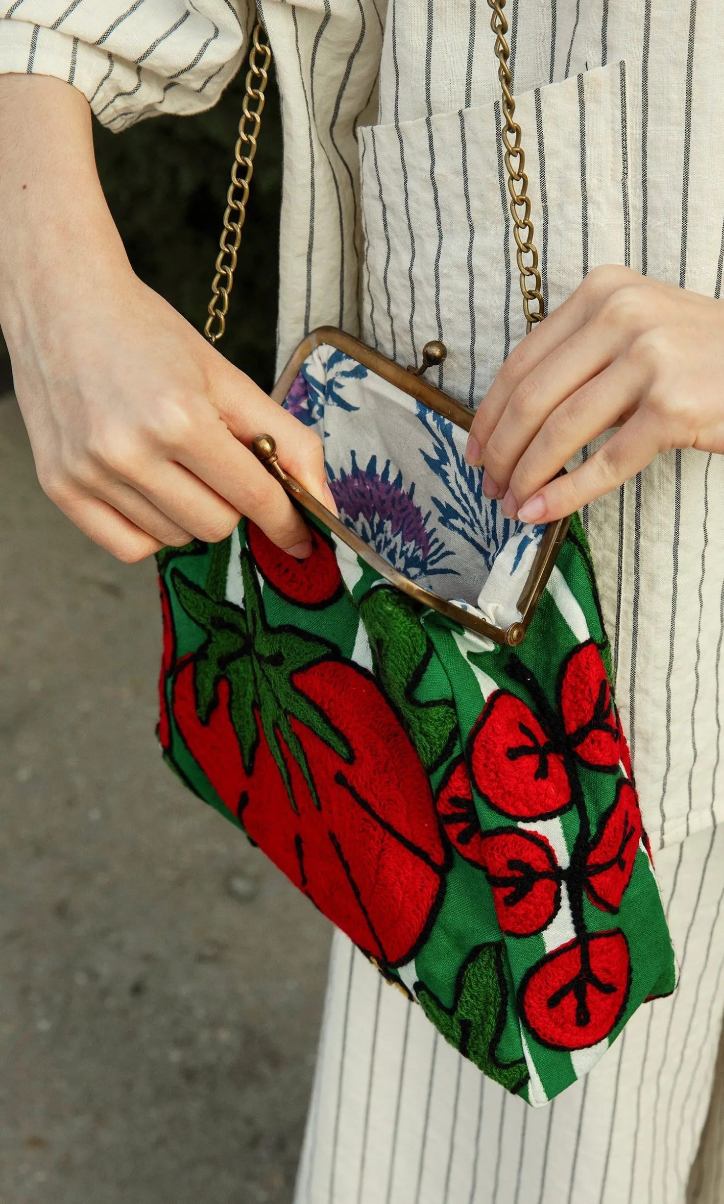 Tomato Clasp Bag